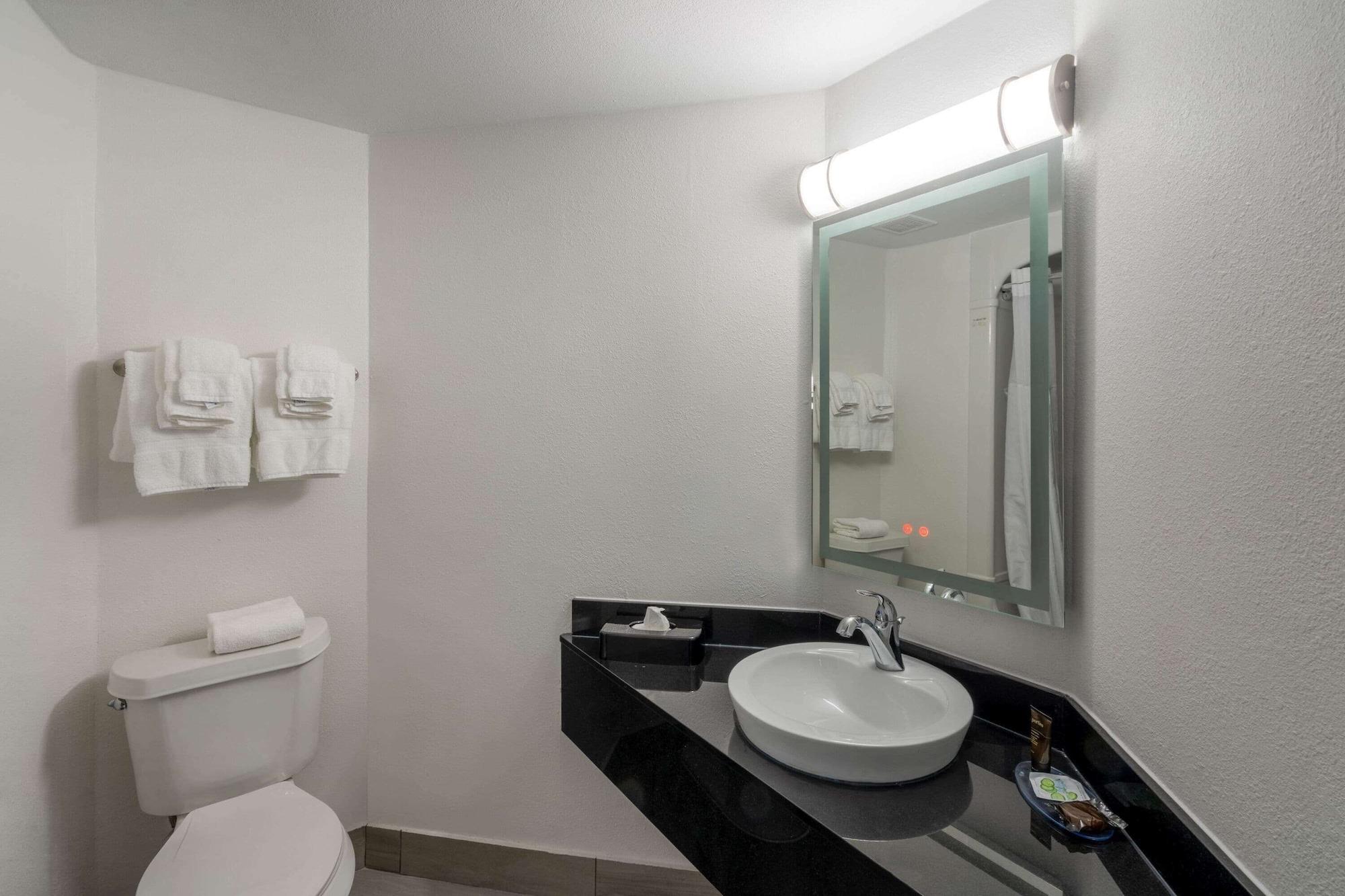 Wingate By Wyndham Southaven Hotel